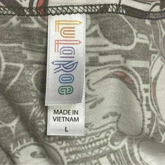 LuLaRoe Womens short sleeve graphic Mickey Mouse top, Size Large (L) - Picture 5 of 6